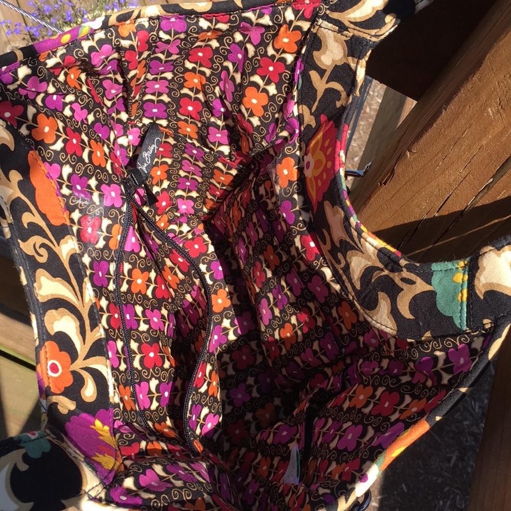 Adorable Vera Bradley Bag - Picture 2 of 3